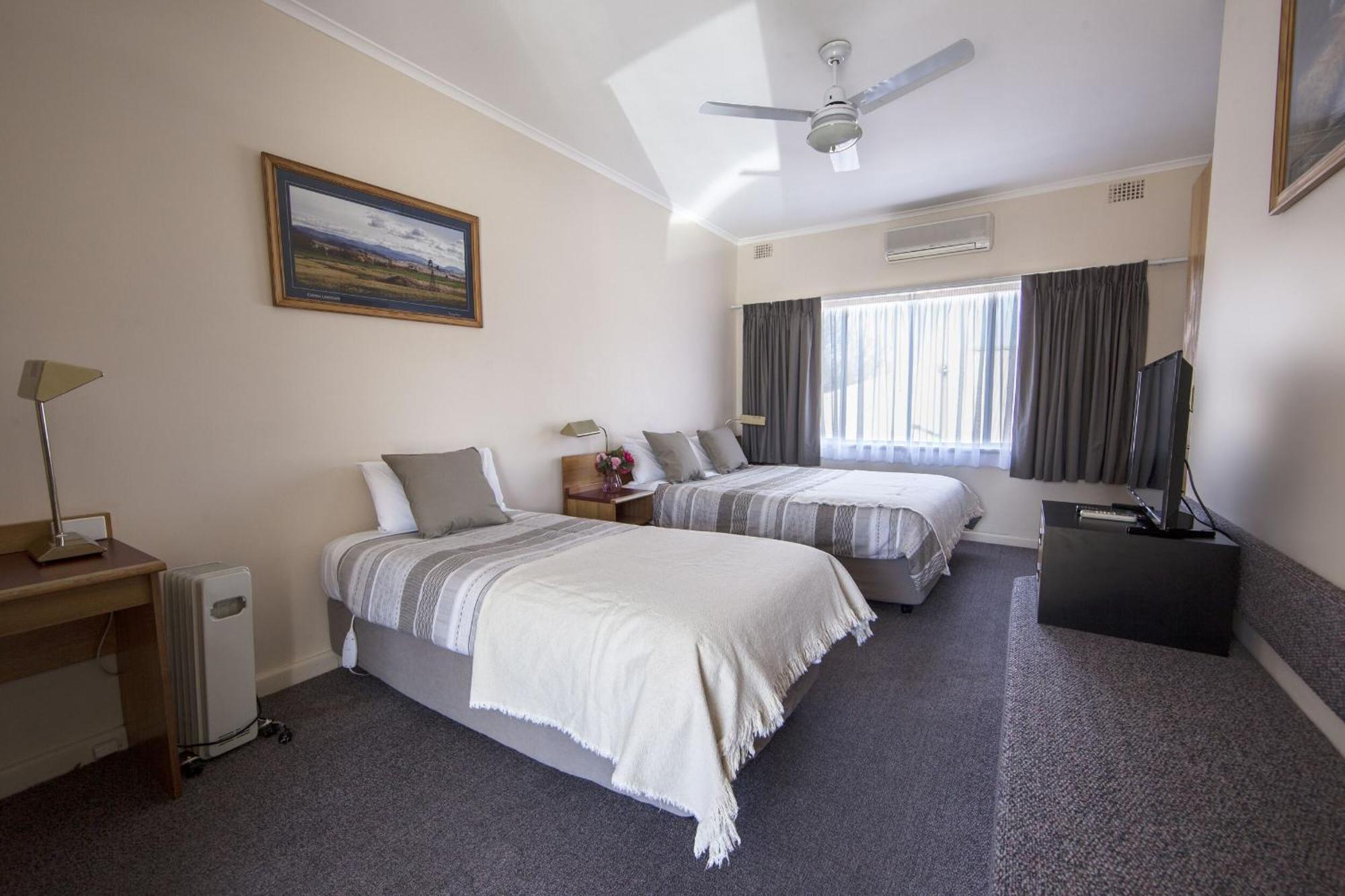 Redhill Cooma Motor Inn Exterior photo