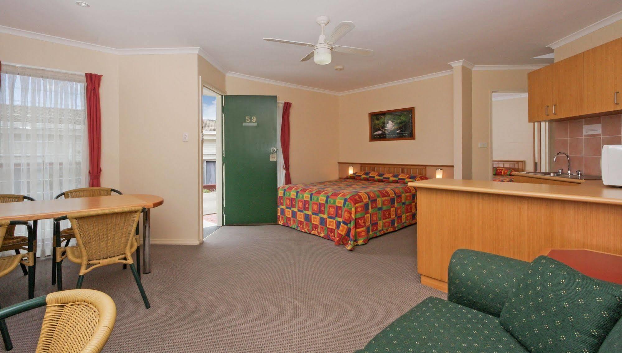 Redhill Cooma Motor Inn Exterior photo